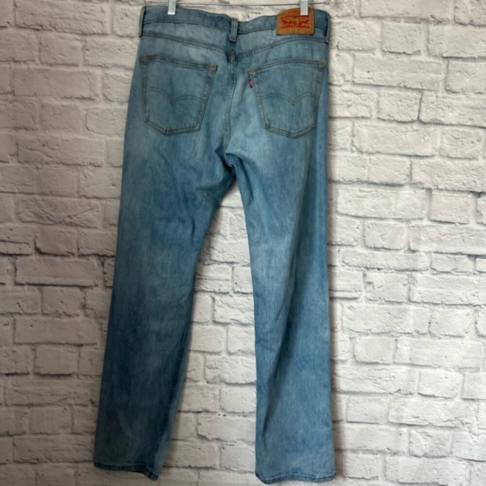 Levis men’s jeans